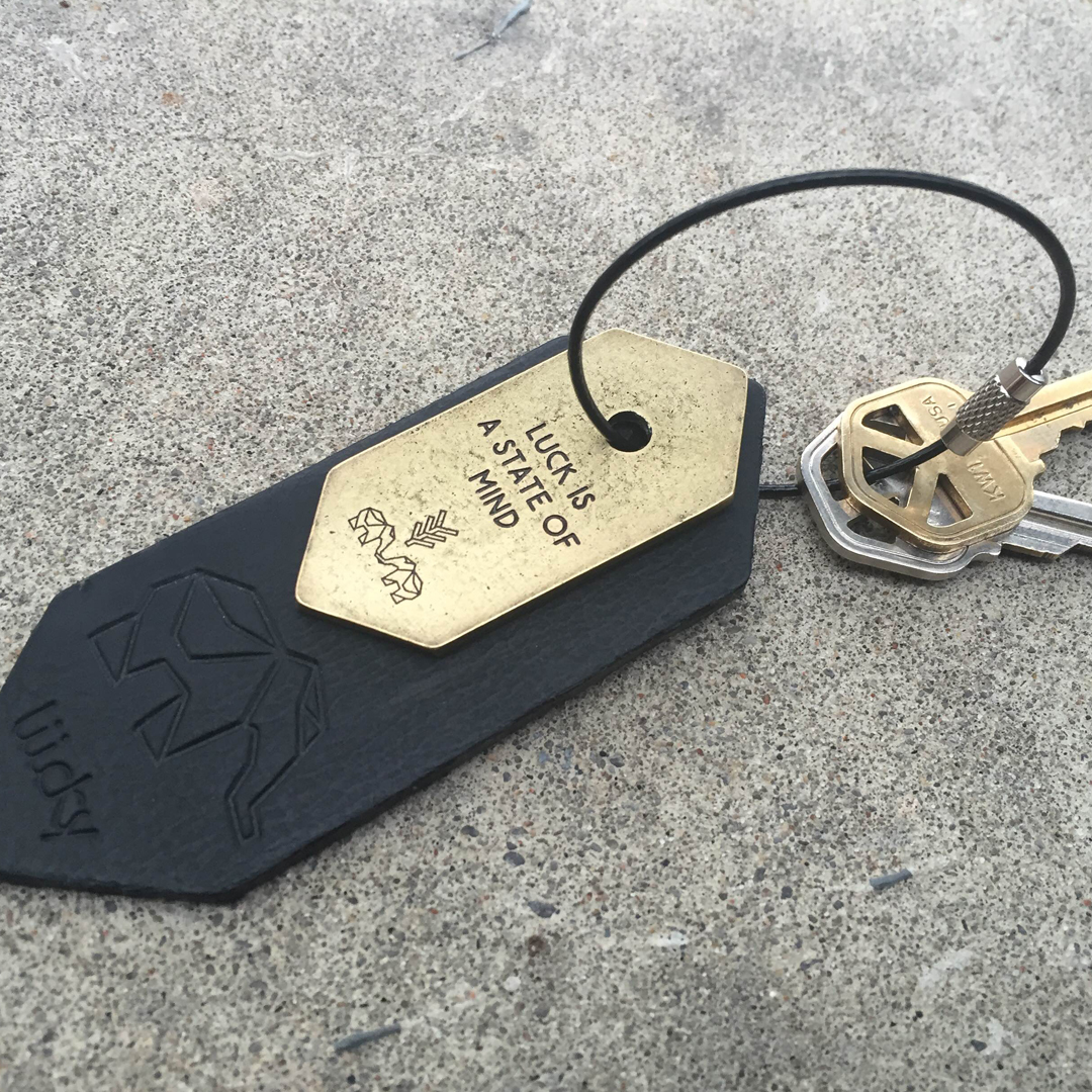 03_luckylab-keychain